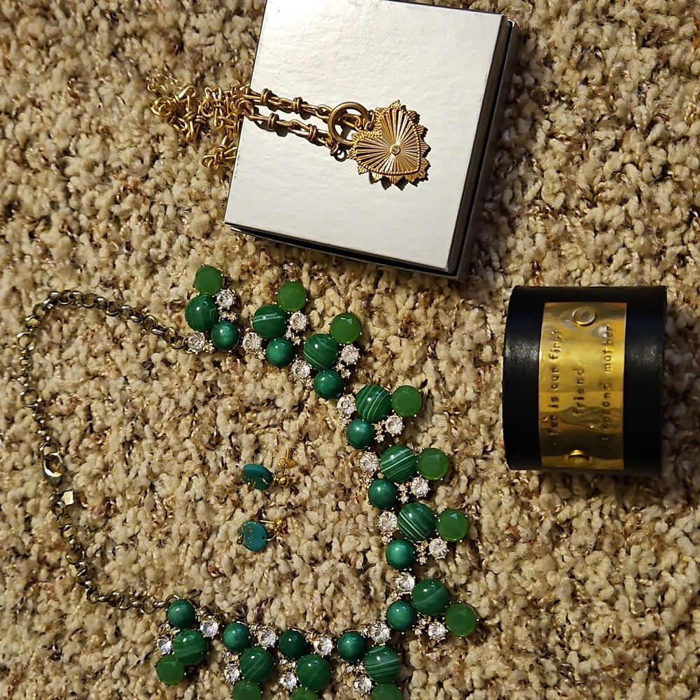 Bundle Of Jewlery